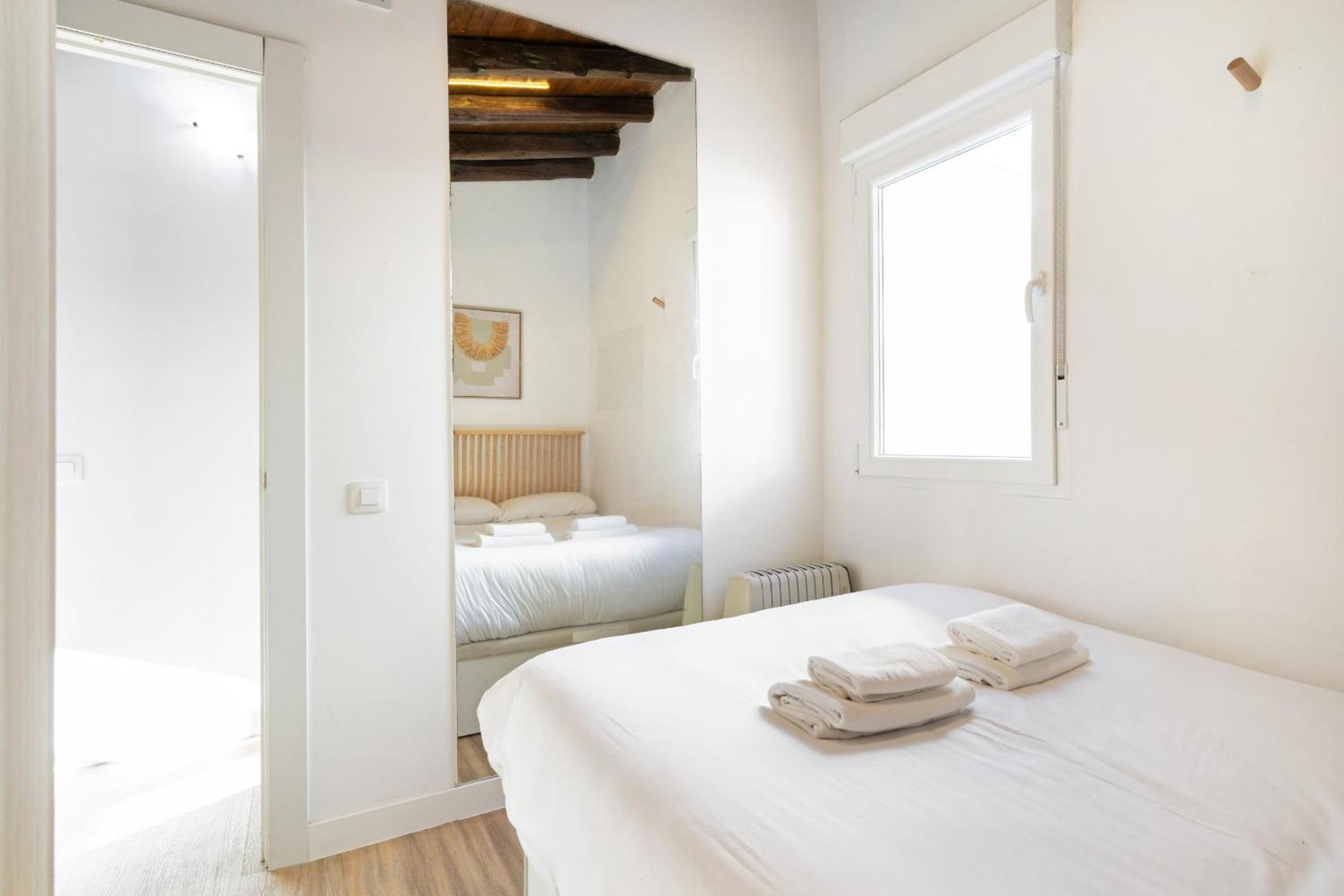 Apartmán Atico Con Terraza En Lavapies Alquiler Temporal Madrid Exteriér fotografie