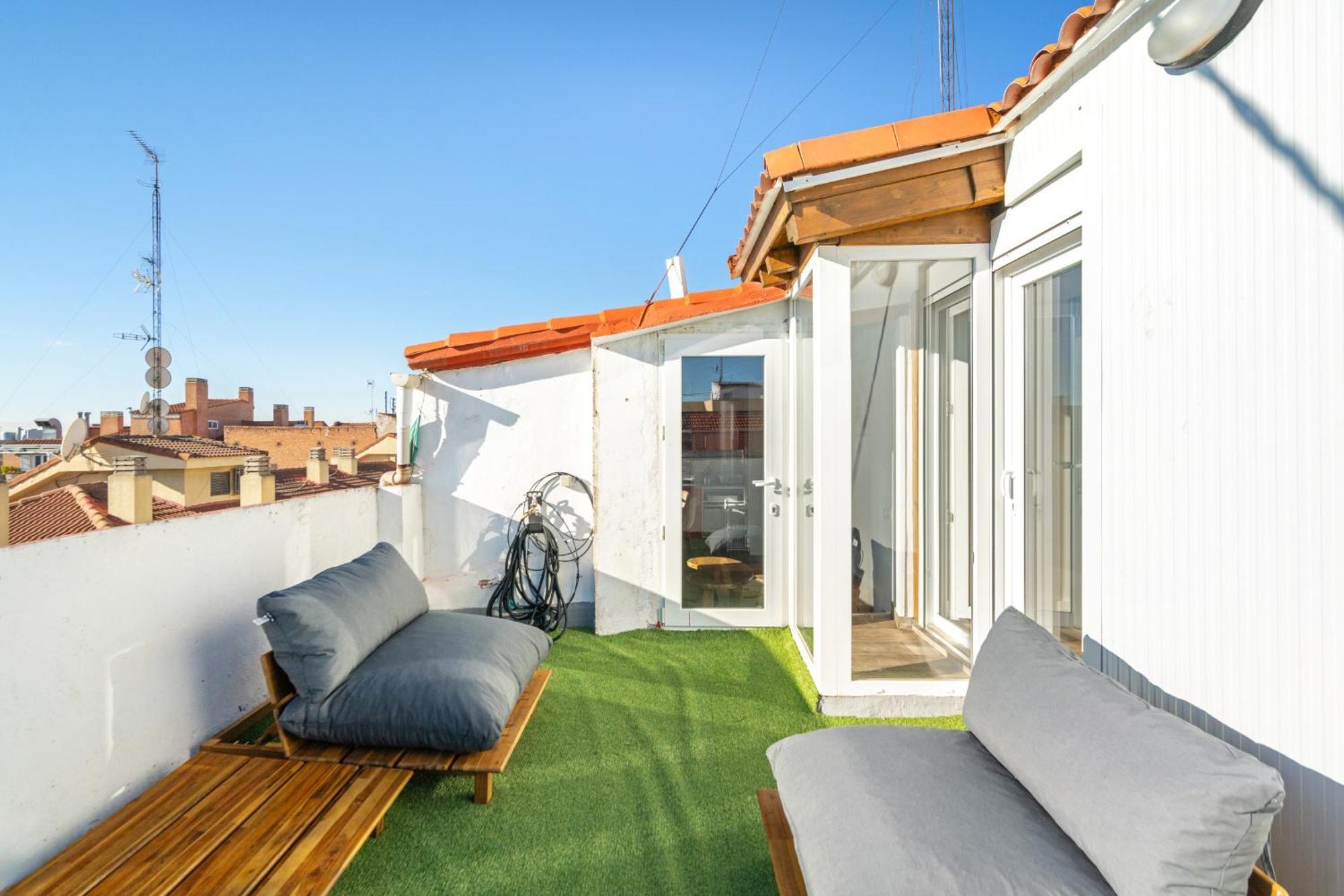 Apartmán Atico Con Terraza En Lavapies Alquiler Temporal Madrid Exteriér fotografie
